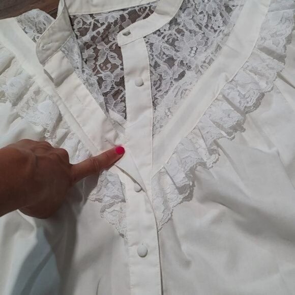 L white lace peasant blouse - Picture 4 of 5